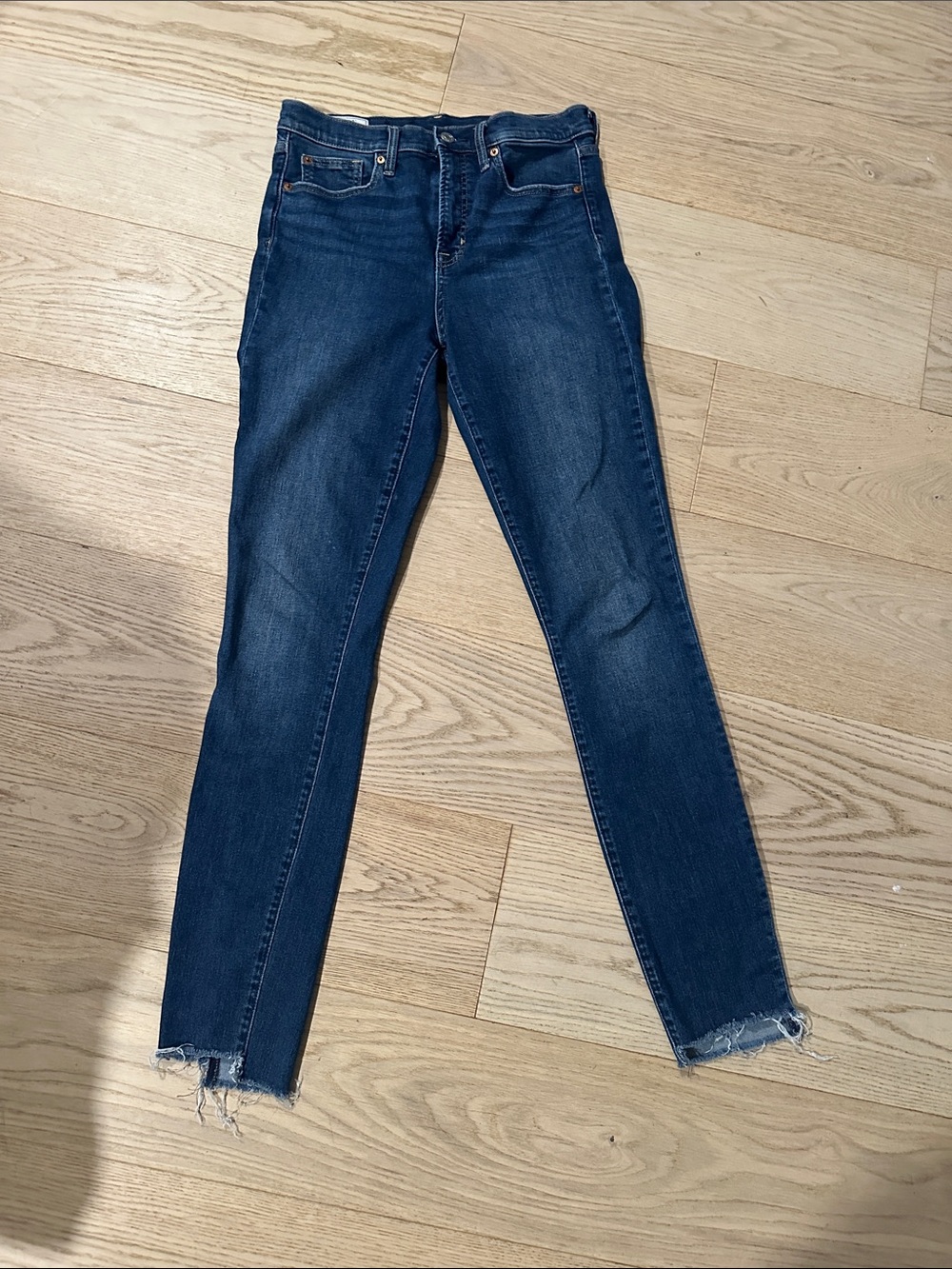 GAP Dark Wash Skinny Jeans with Frayed Hem